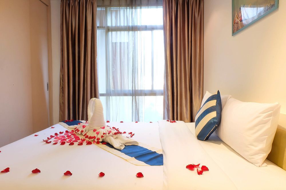 Art Patong Residence Phuket Ngoại thất bức ảnh